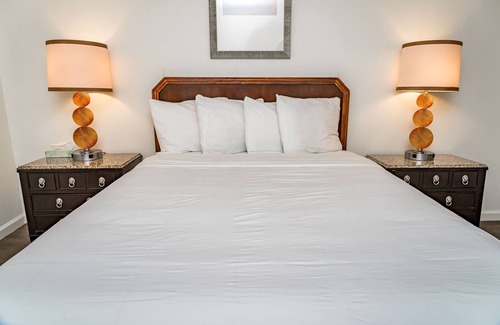 Eureka Springs Hotel | Travelers Inn
