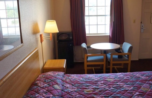 Sherman Hotel | Travelers Inn