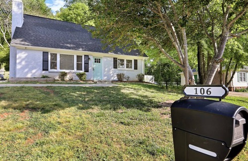 Travelers Rest Cabaña | Travelers Rest Cottage near Swamp Rabbit Trail