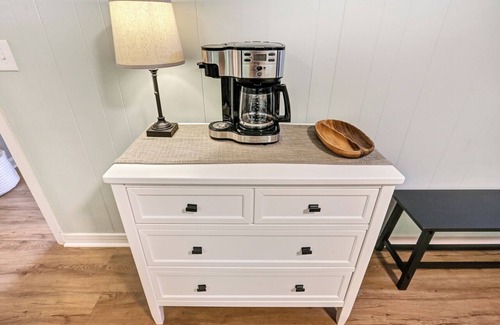 Travelers Rest Cabaña | Travelers Rest Cottage close to downtown and the Swamp Rabbit Trail.
