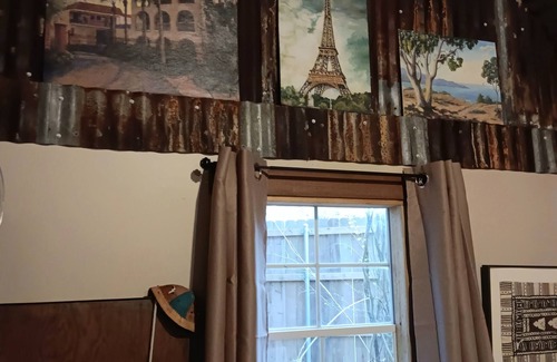 Canton Cabina | TRAVELLER Themed Cabin CAN ONLY BE RENTED IN CONJUNCTION W 1 OF OUR OTHER CABINS