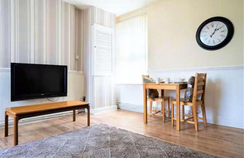 Liverpool Apartamento | Travellers Economic Stays in Orrell Park