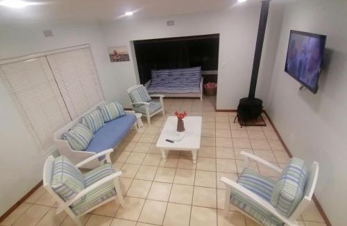 L'Agulhas Casa | Travellers Treat Agulhas 8 sleeper