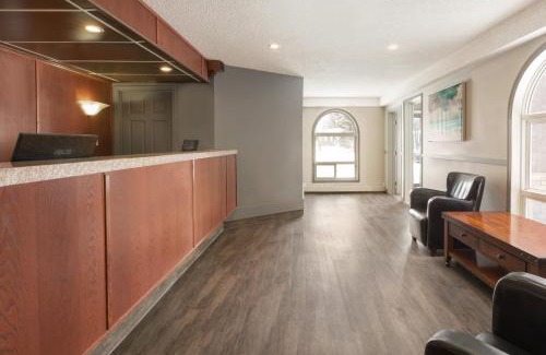 Leduc Hotel | Travelodge by Wyndham Edmonton Airport