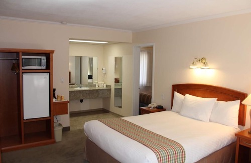 City Centre Hotel | Travelodge by Wyndham Kamloops