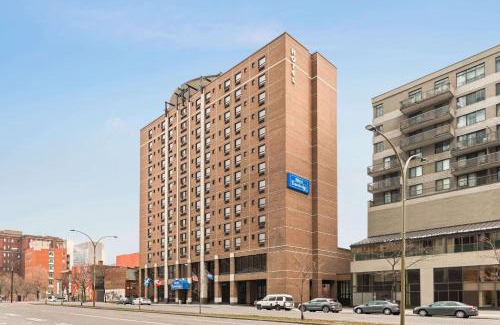 Chinatown Hotel | Travelodge by Wyndham Montreal Centre