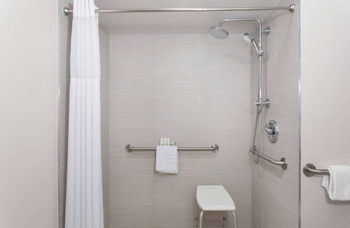 Kissimmee Hotel | Travelodge by Wyndham Orlando Lake Buena Vista South