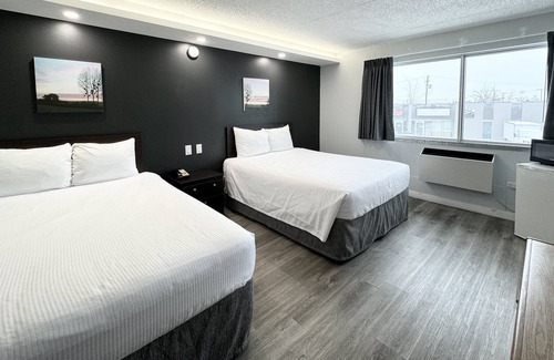 Winnipeg Hotel | Travelodge by Wyndham Winnipeg Airport