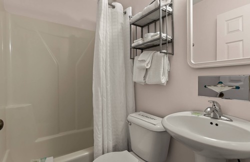 Traverse City Hotel | Traverse Bay Inn