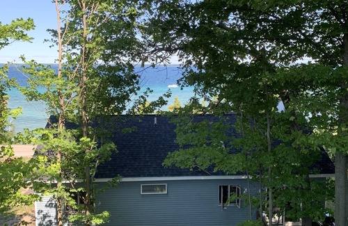 Traverse City Casa | Traverse City Bay - Private Frontage on Lakefront