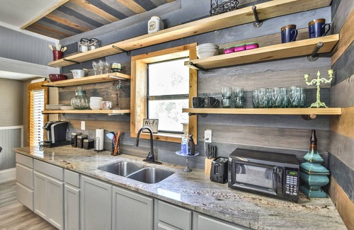 Granbury Cabaña | Travis House Granbury
