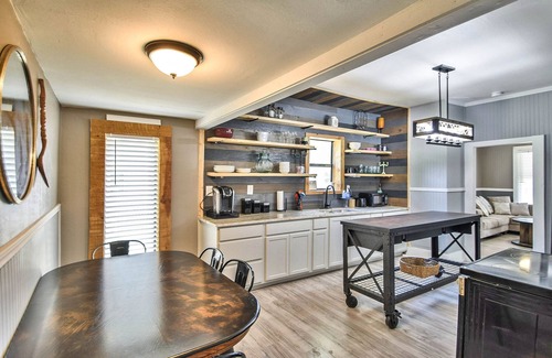 Granbury Cabaña | Travis House Granbury