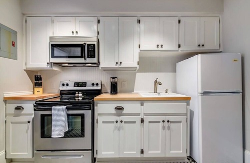 Marble Falls Condominio | Travis L.B.J Historic Downtown Marble Falls- 2 Suite Combo