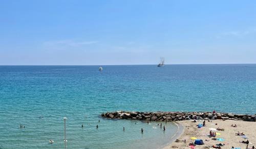 Sanremo Apartamento | Tre Ponti Beach Apartment - sea view