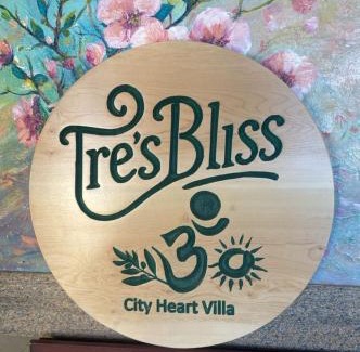Durres Cama Y Desayuno | TRE'S BLISS City Heart Villa!