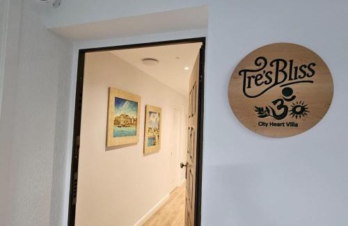 Durres Cama Y Desayuno | TRE'S BLISS City Heart Villa!