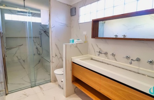 Swansea Casa | Treasure Island - Unique dog friendly escape