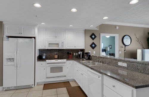 Lower Grand Lagoon Condominio | Treasure Island 0602