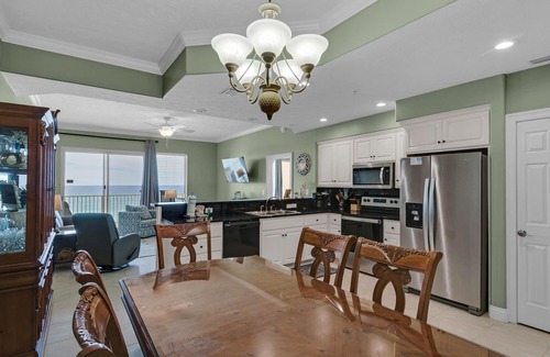 Lower Grand Lagoon Condominio | Treasure Island 0307