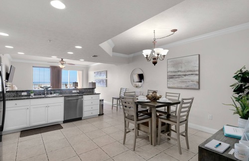 Lower Grand Lagoon Condominio | Treasure Island 0104