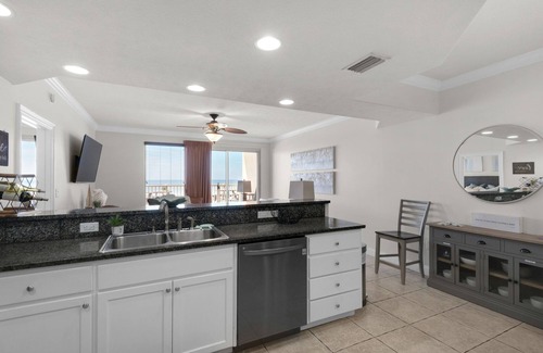 Lower Grand Lagoon Condominio | Treasure Island 0104