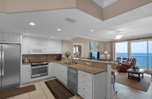 Lower Grand Lagoon Condominio | Treasure Island 1704