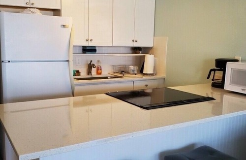 Sunset Beach Condominio | Treasure Island Beach condo steps from the beach