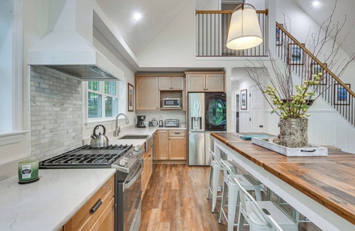 Treasure Lake Casa | Treasure Lake Home w/ Deck: Walk to Bimini Lake!