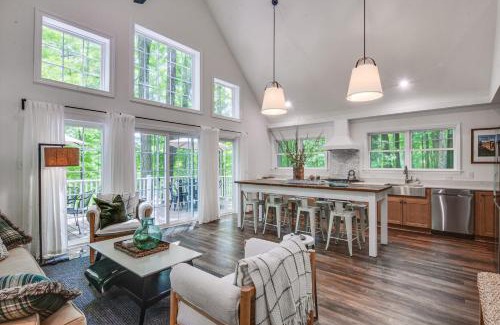Treasure Lake Casa | Treasure Lake Home with Deck Walk to Bimini Lake!