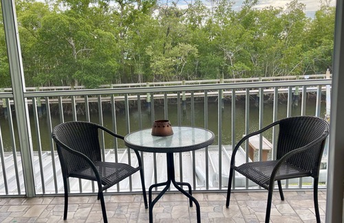 Bonita Shores Casa | Disfrute de esta belleza frente al mar! BARCO INCLUIDO - Unidad de arriba