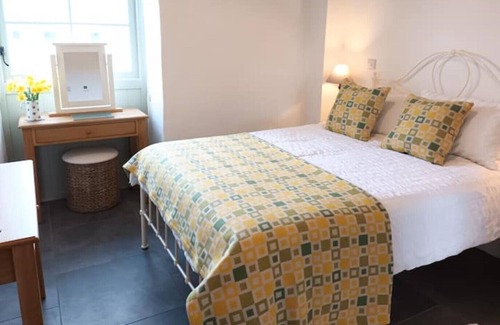 Trefasser Cabaña | Treathro Farm - Stunning Coastal Retreat