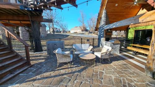 Bentonville Villa | Tree Cabin in Bentonville