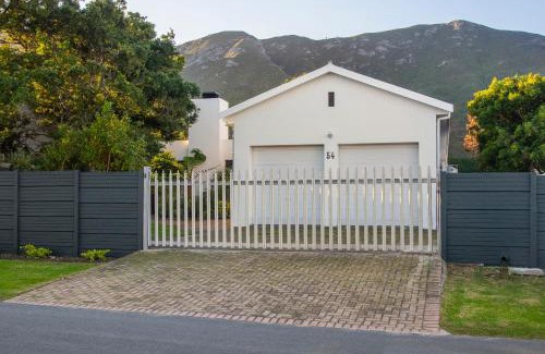 Onrus Casa | Tree Fern Cottage