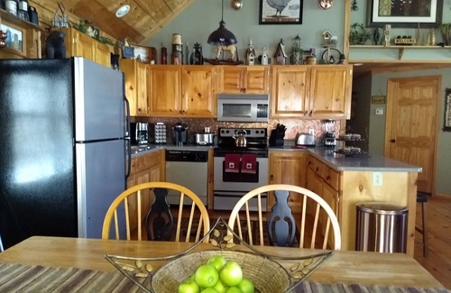Hiawassee Cabina | Tree House Lodge (Real Log Mountain Paradise)