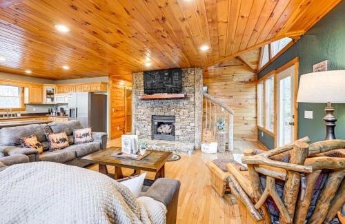 Bryson City Casa | Tree-Lined Cabin with Hot Tub and Deck in Bryson City