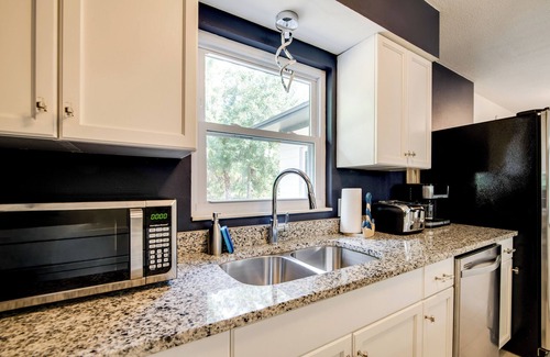 Crystal River Casa | Tree-Lined Retreat 4 Mi to Three Sisters Springs!