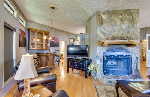 Sky Valley Casa | Tree-Top Cabin with Game Room and Mountain Views!