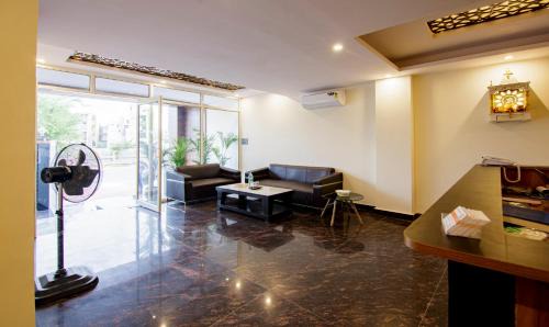 Noida Hotel | Treebo Grand Vista - 62