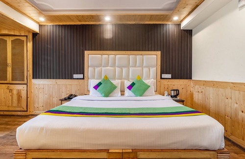 Shimla Hotel | Treebo Greenland, Mall Road
