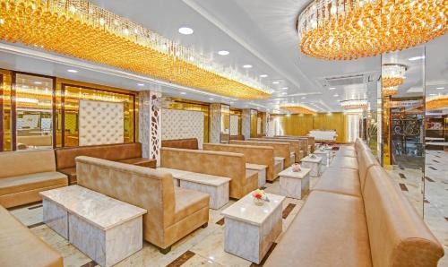 Delhi Hotel | Treebo Mona Grand