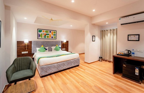 Indore Hotel | Treebo Premium Omni Residency