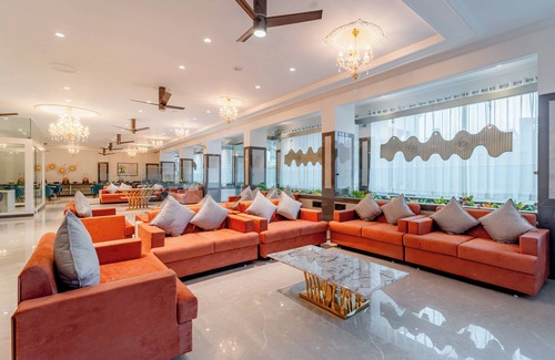 Indore Hotel | Treebo Premium Omni Residency