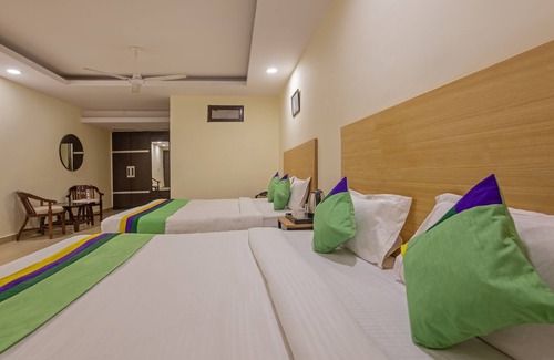 Karol Bagh Hotel | Treebo Royal Palace, New Delhi