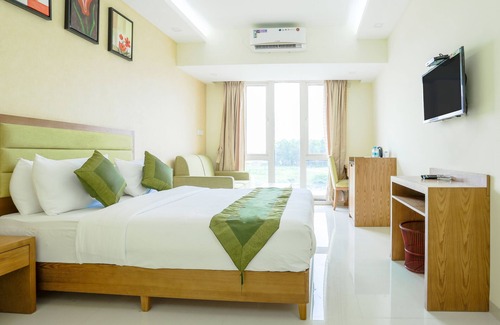 Bommasandra Hotel | Treebo The Galaxy Chandapura