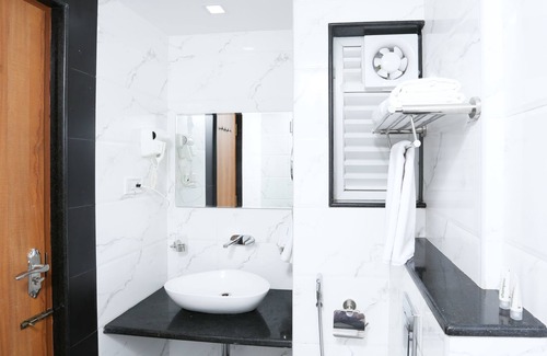 Bommasandra Hotel | Treebo The Galaxy Chandapura
