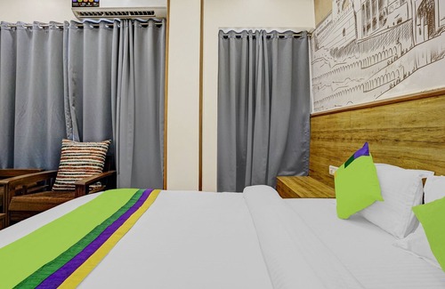 Vile Parle East Hotel | Treebo Trend Freedom Star, Vile Parle