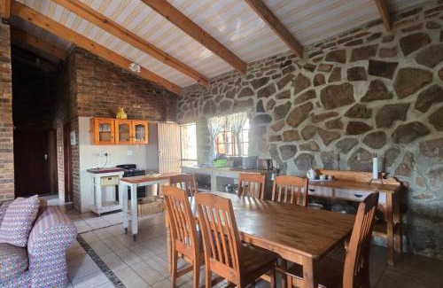 Emakhazeni Cabina | Treeferns Trout Lodge