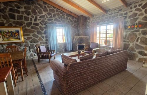 Emakhazeni Cabina | Treeferns Trout Lodge