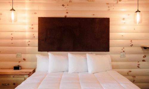 Millersburg Casa | Treehouse #2 by Amish Country Lodging
