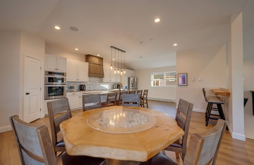 Lake Harmony Estates Casa | "Treehouse"Amazing Lake View,9 Bed5.5 Bath,Hot Tub,Sauna,Poker & Pool Table,Fire Pit,Ping Pong